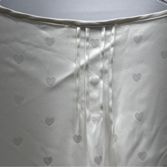 Rose & Olive Blouse M Split Neck Ivory White Silver Heart pin tuck Valentine - Picture 9 of 10